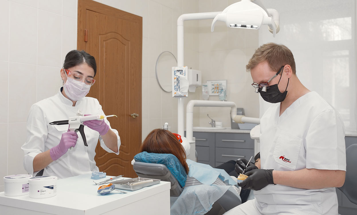 «Доктор, хочу красивую улыбку, хочу виниры!» Прямой эфир с врачом стоматологом-ортопедом К. С. Горбачевым.